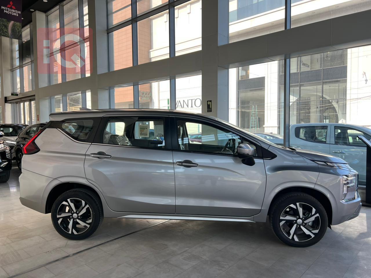 ميتسوبيشي اكسباندر